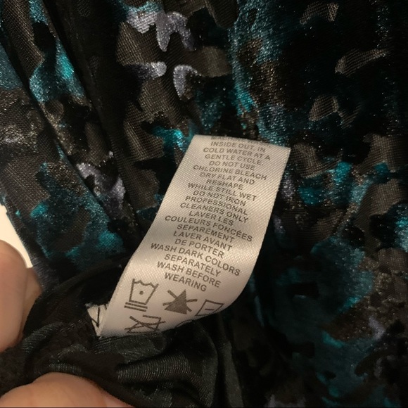 Velvet Camo Print Tee Shirt - Picture 13 of 14